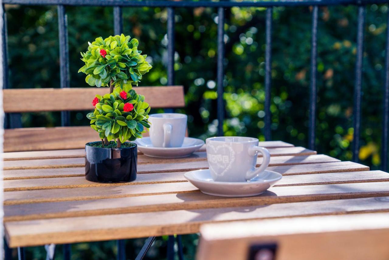 Sofia Central Luxury Apartment Bagian luar foto